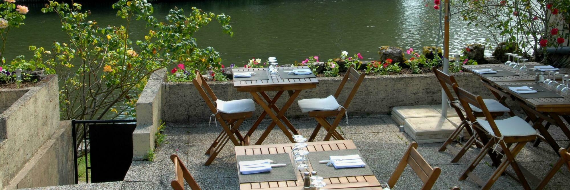 Auberge De La Terrasse Moret-sur-Loing Exterior photo